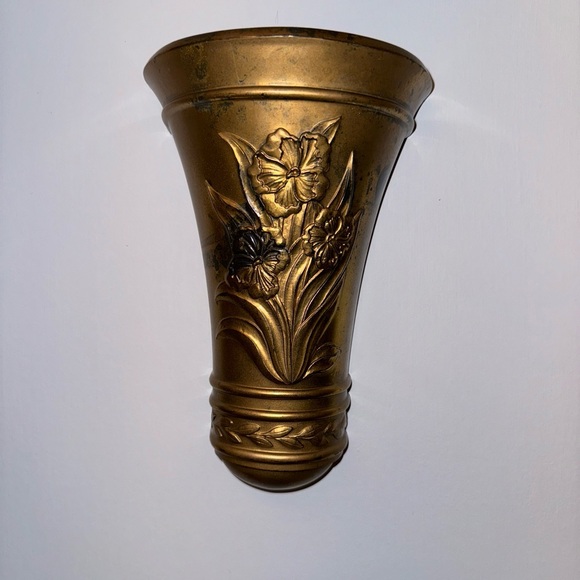 Homco Home Interiors Wall Pockets Goldtone  Embossed Vases 1985
, 9-1/2" Tall - Picture 2 of 8